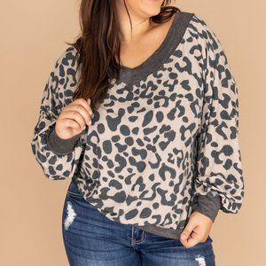 Plus Size V-Neck Leopard Sweatshirt
